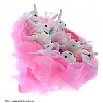 Букет из мягких игрушек "Розовые зайцы" 2